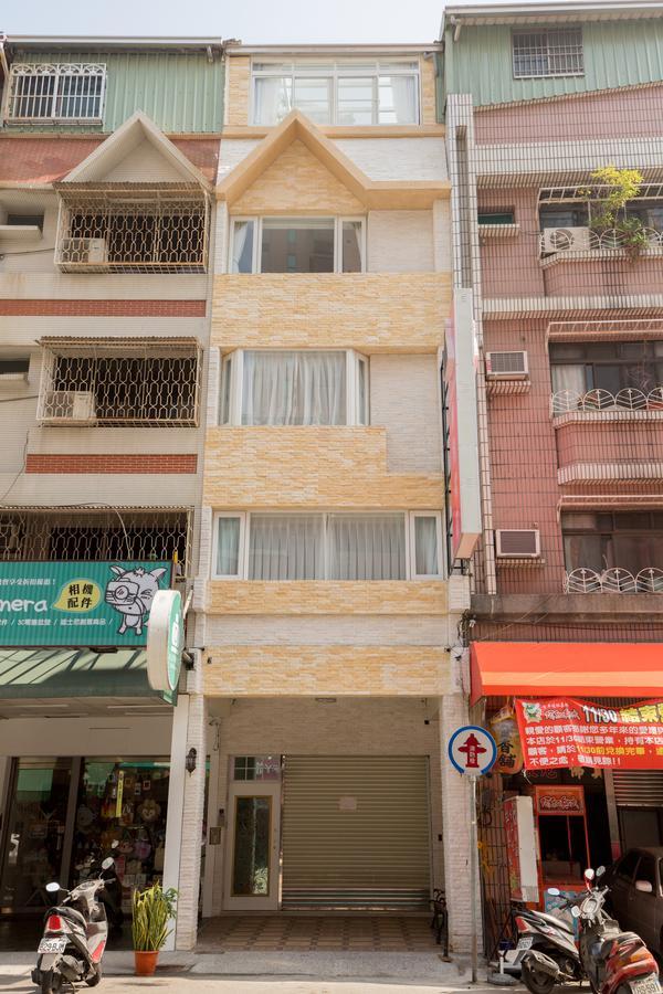Welcome The Sun Enjoy The Moon Kaohsiung Exterior photo